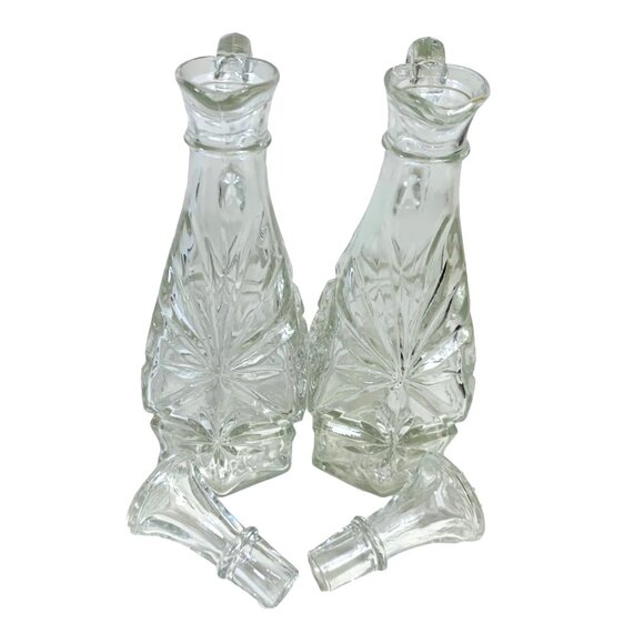 Pair Of Glass Cruet Bottles With Stoppers Floral Starburt Pattern Oil Vinegar - Picture 6 of 15
